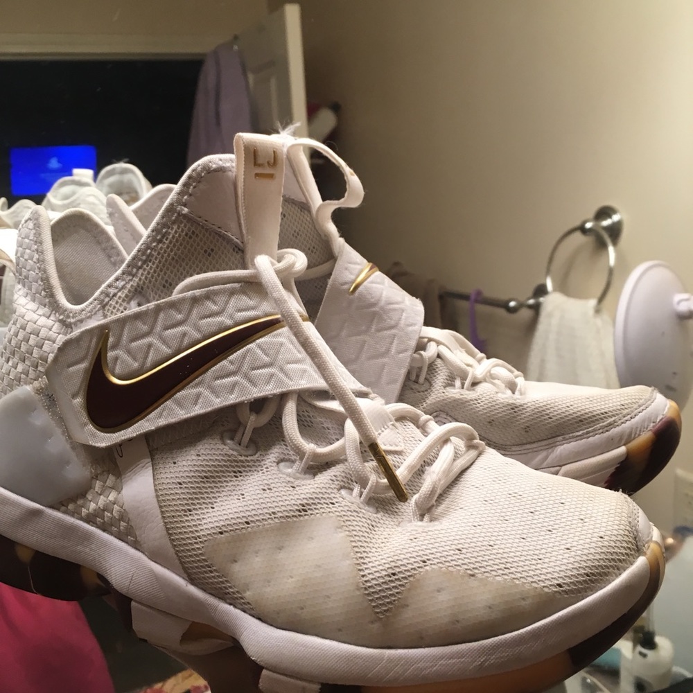 Nike LeBron 14 white wine .